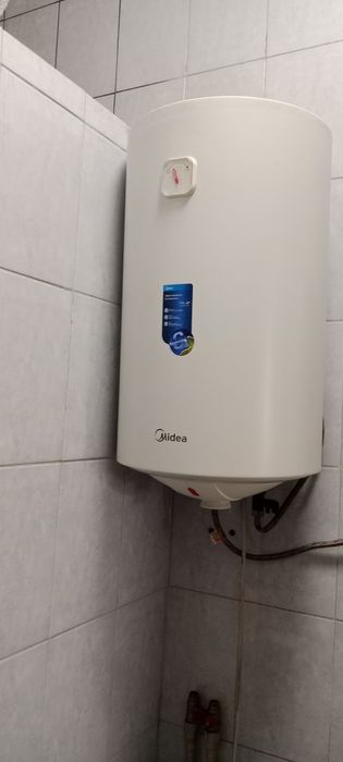 Продаю Боллер Midea