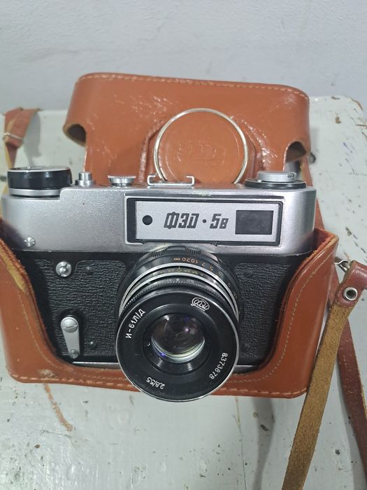 Ретро фотоаппарат ФЭД-5В с объективом Индустар-61 Л/Д + кожаный чехол