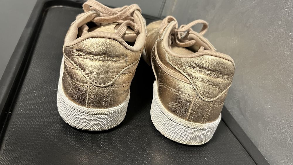 Маратонки кецове reebok златисти ест. Кожа
