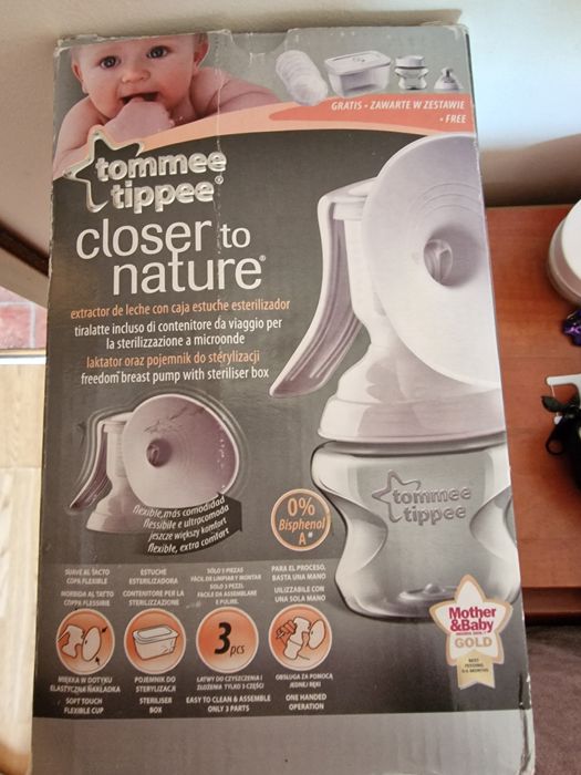 Продавам ръчна помпа за кърма .