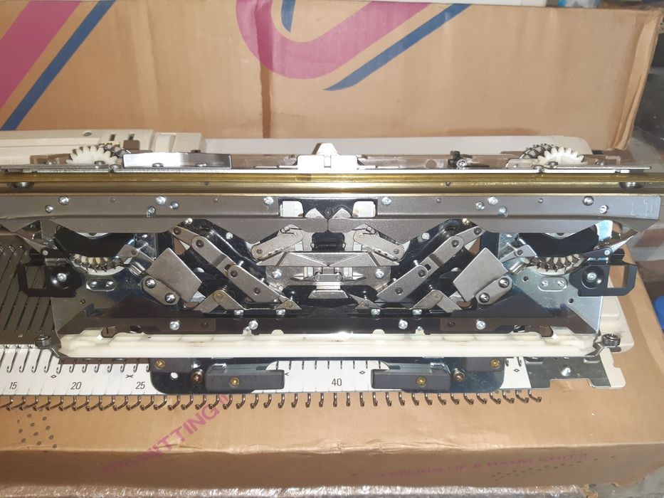 Вязальная машина Silver Reed SK155