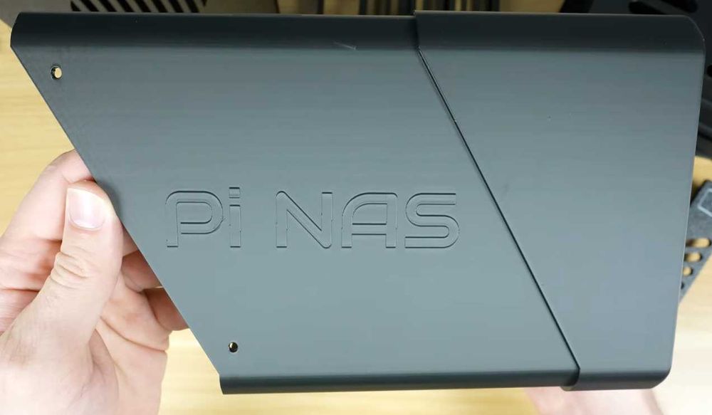 Carcasă Raspberry Pi NAS cu 4 HDD detașabile + USB, Ethernet, HDMI