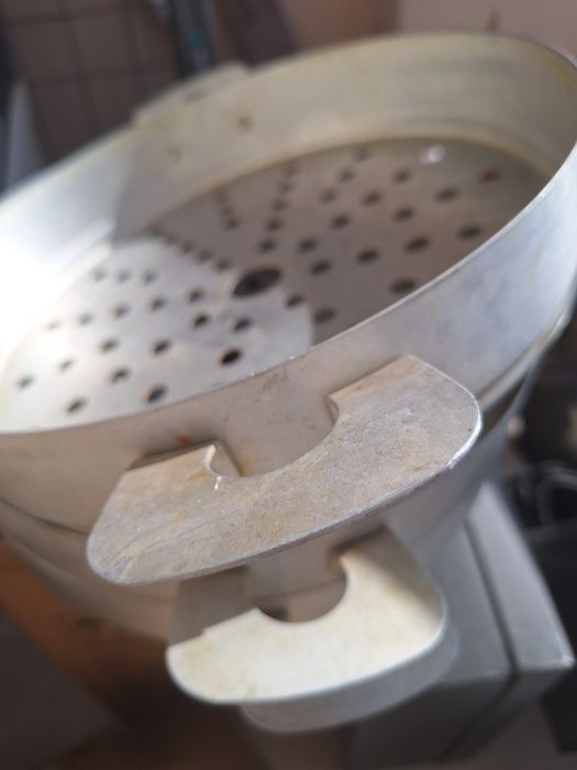 Продаётся кастрюля алюминиевая мантоварка и казан