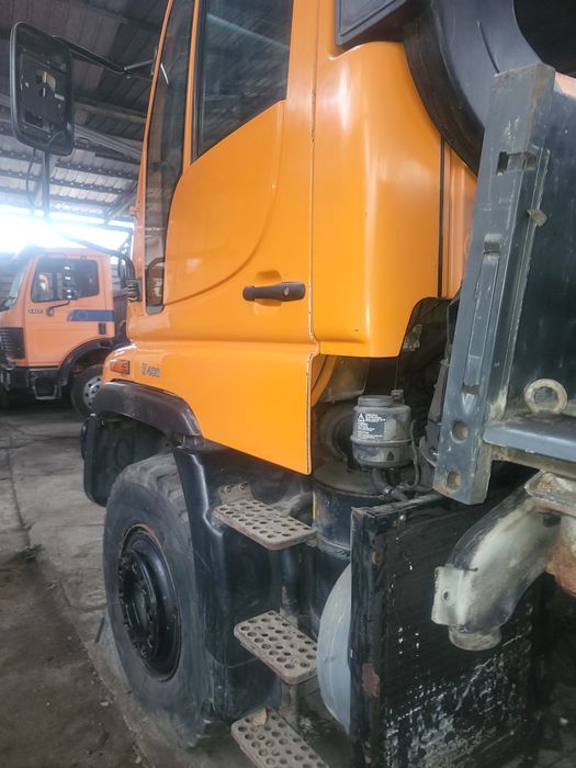 Продам машину UNIMOG U 400