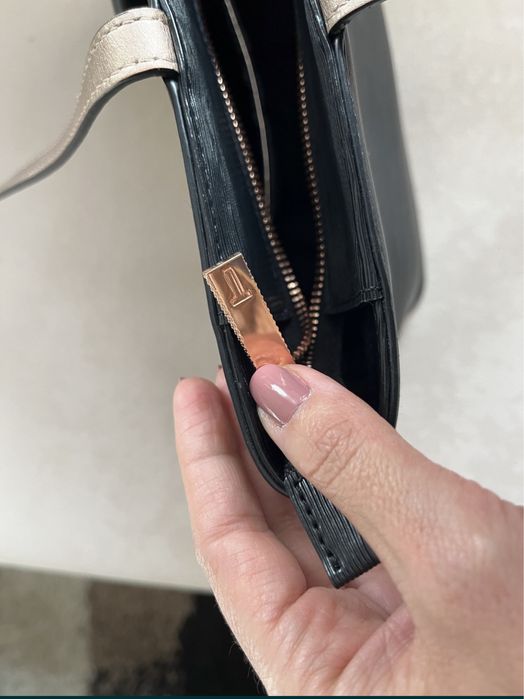 Нова чанта Тед Бейкър