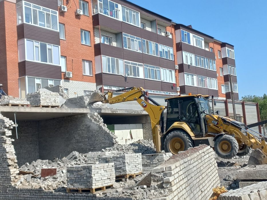 Демонтаж разбор снос домов зданий