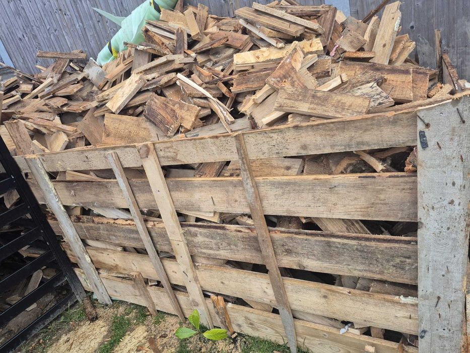 deseu de lemn din constructie