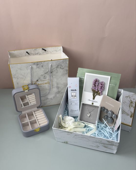 Подарочные боксы с кулонами