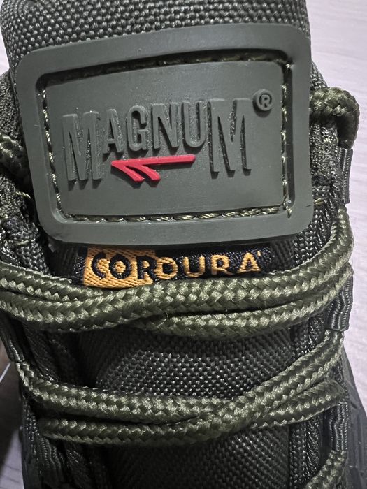 Продам тактические кроссовки