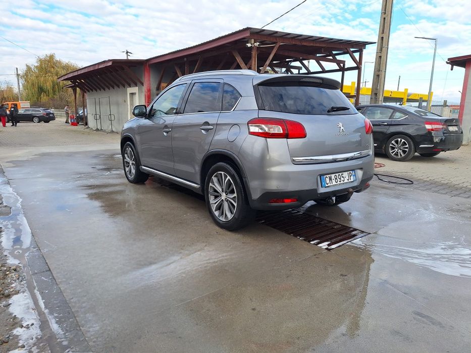 Vând Peugeot 4008 4x4