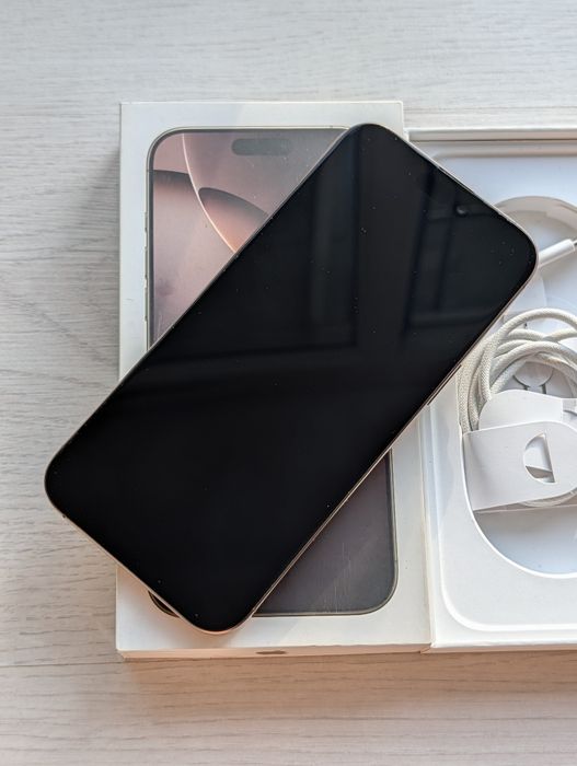 iPhone 16 Pro 256 gb аккумулятора 100