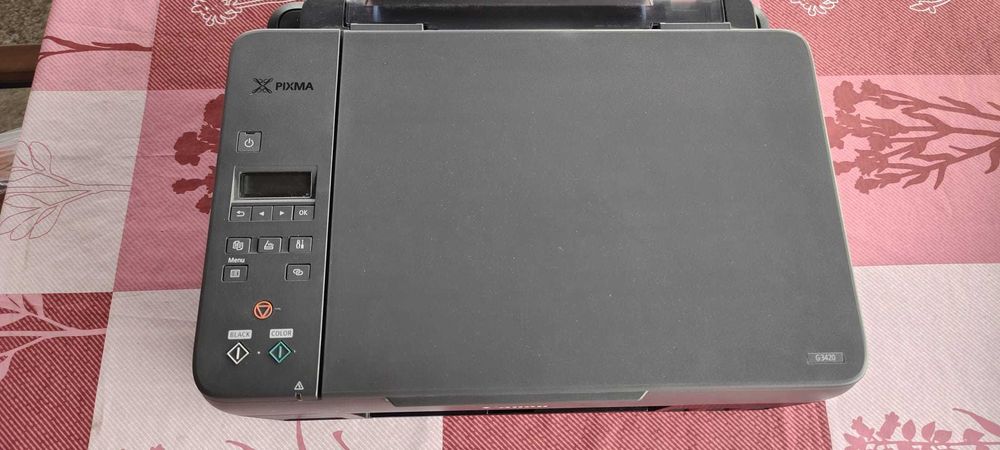 Vând imprimantă CANON PIXMA defactă ,pentru piese