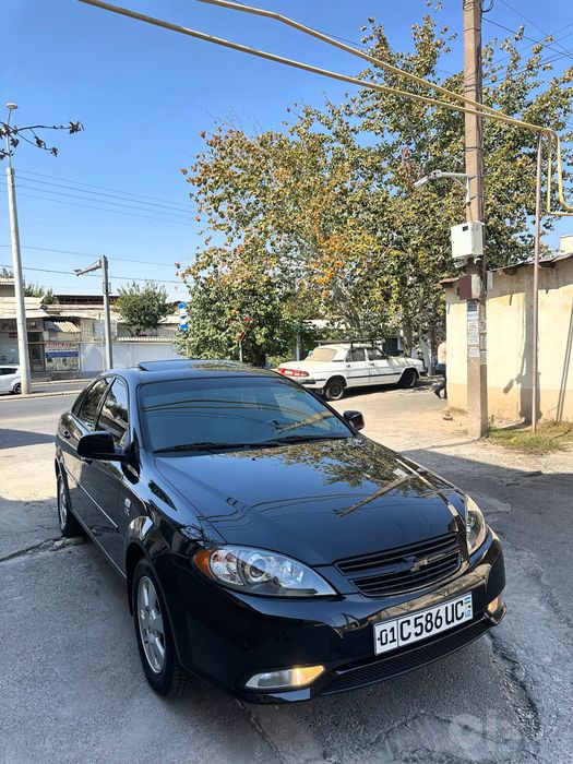 Qora jentra avtomat 10700$
