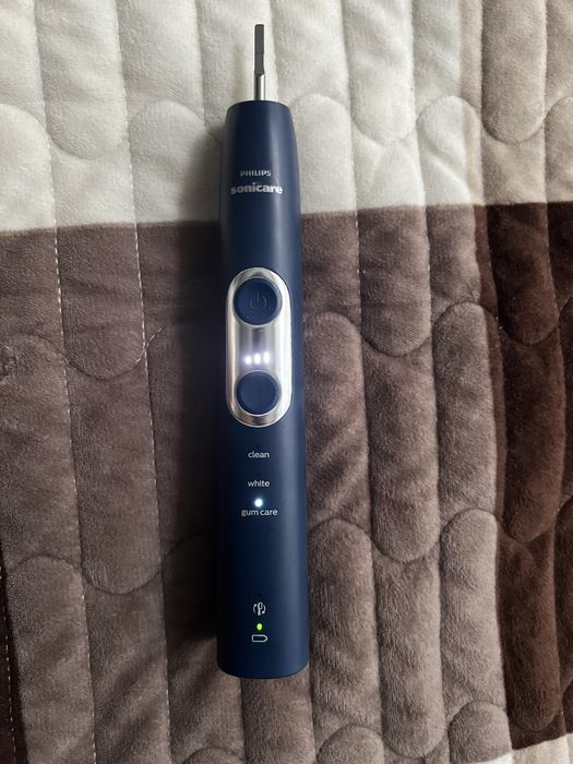 Periuta de dinti electrica Philips Sonicare + rezerve