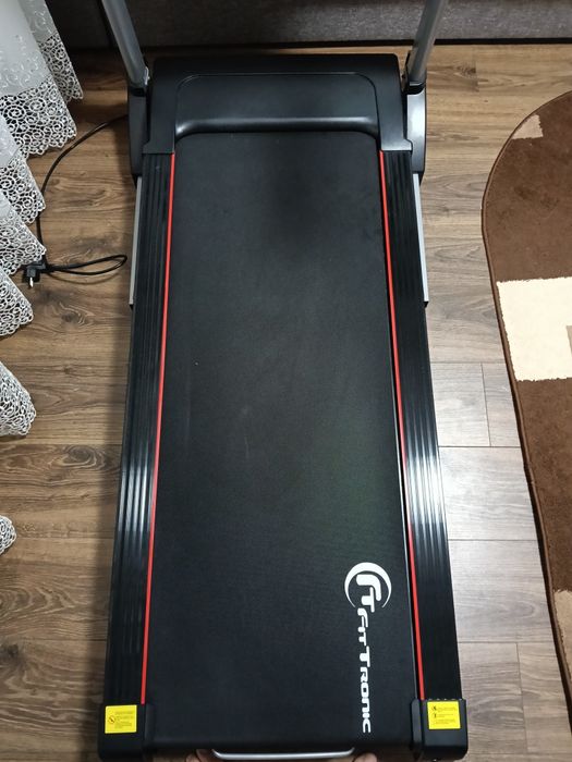 Bandă de alergare Fittronic J2000 – aproape nouă, cu garanție