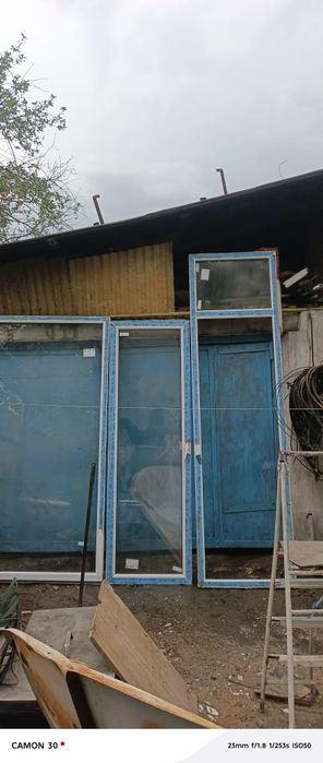 Продам пластиковое окно и дверь на болкон