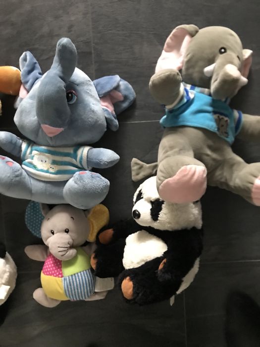 Чувал с големи плюшени играчки