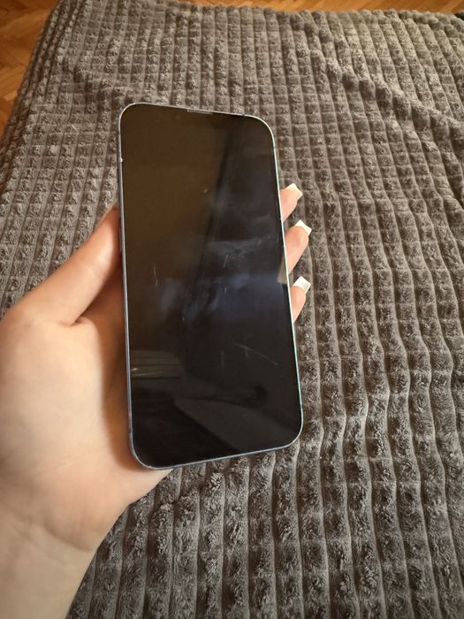 Iphone 13 simplu