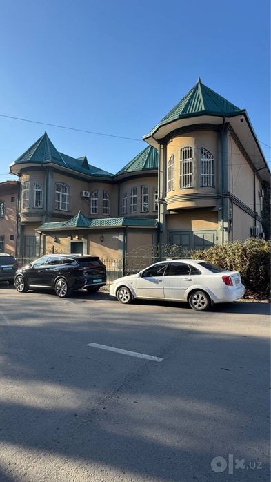 Продается дом. Гостиница Россия