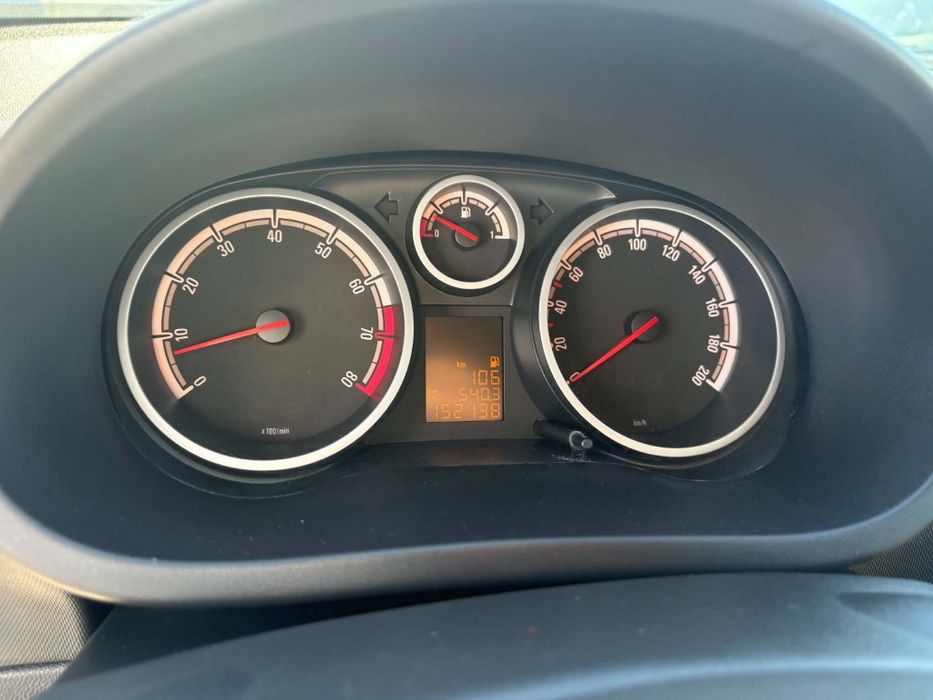 Vând Opel Corsa D