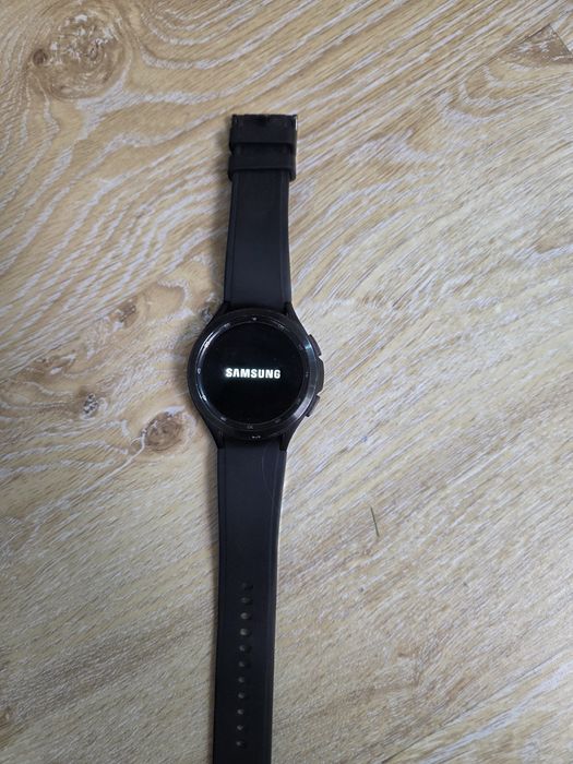 Продам часы Samsung Galaxy Watch 4