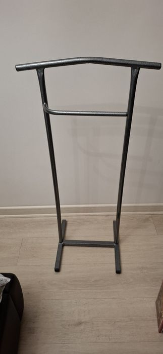 Продам вешалку напольный