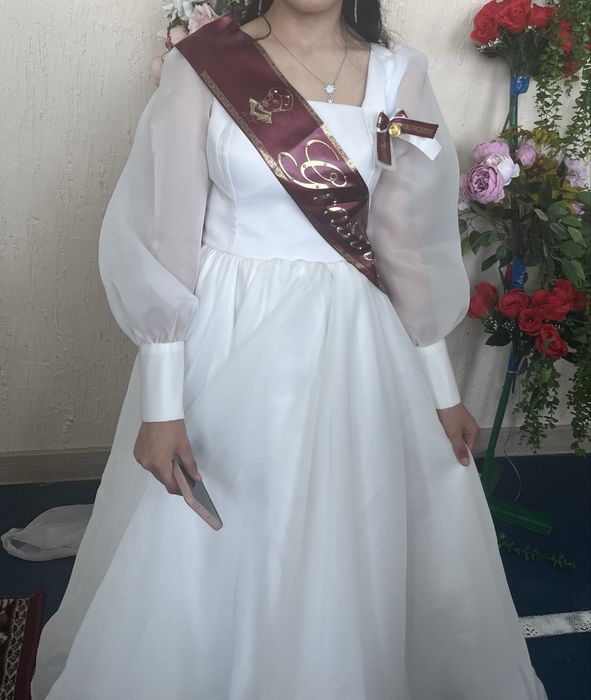 Ақ түсті әдемі койлек (бір рет киілген