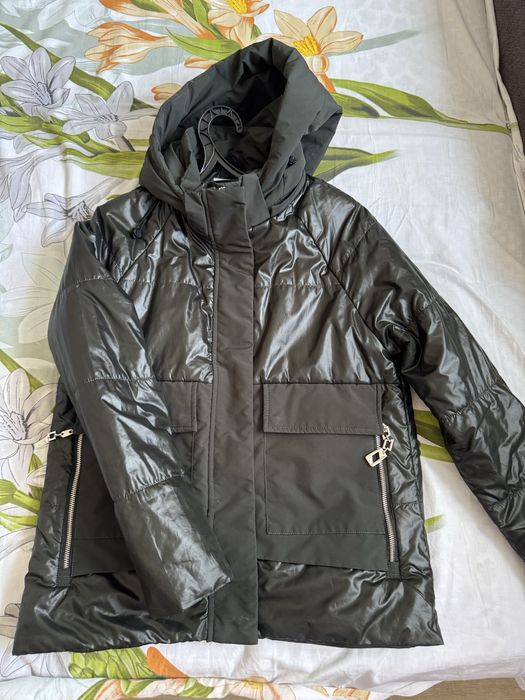 Продам куртку весна