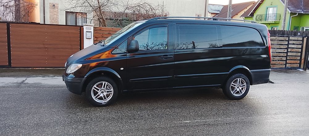 Vând Mercedes Benz vito 1