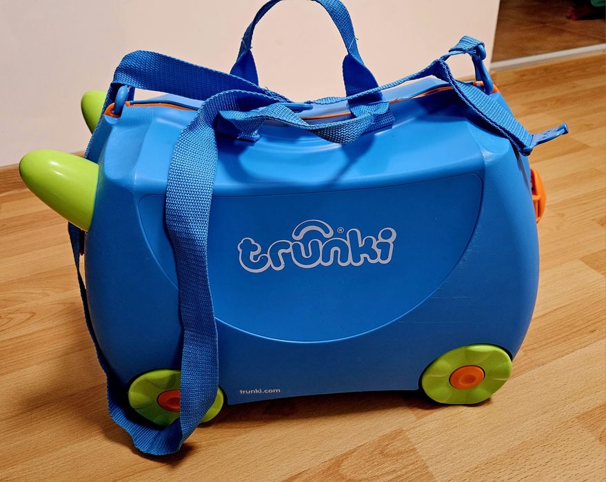 Trunki de vanzare