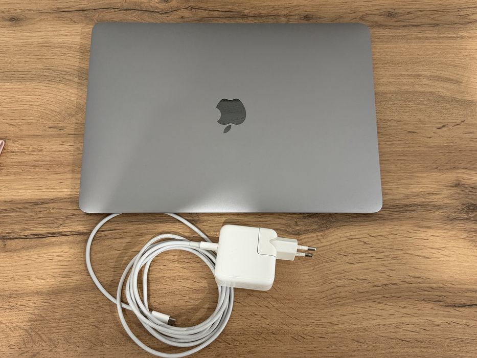 MacBook Air M1 2020, 8/256 GB