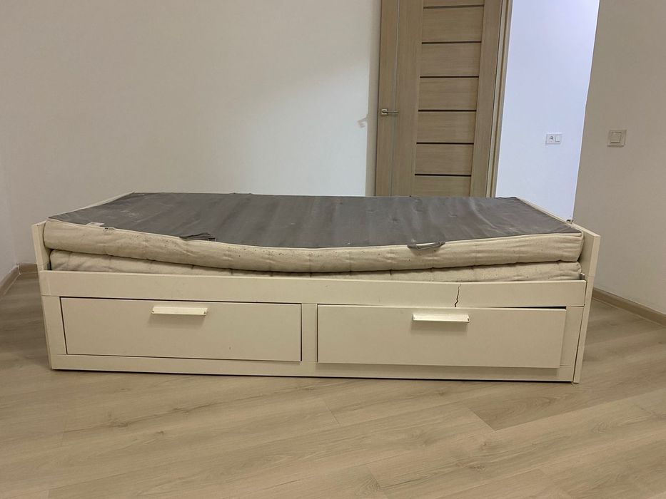 Раздвижную кровать IKEA отдам