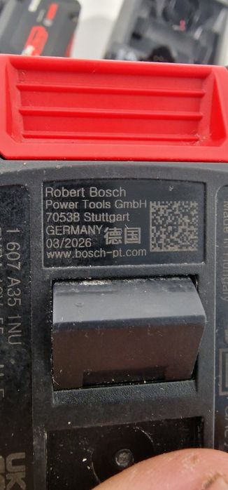 Baterii + încărcător Bosch expert an 2026 5.5ah