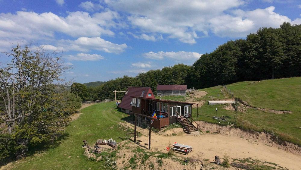 Cazare cabană inedita la munte   Ciubar, liniste . Pret flexibil.