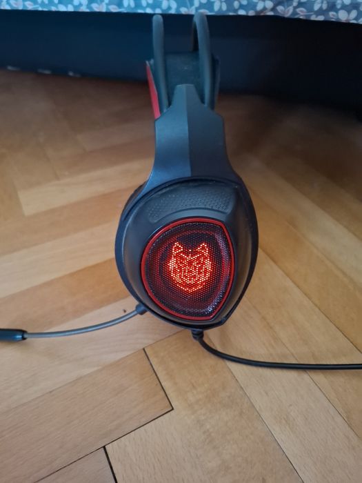 Продавам комплект слушалки и клавиатура