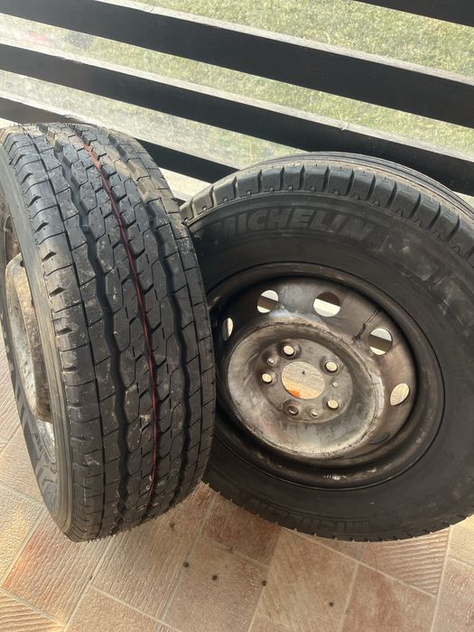 Anvelope vară 215/70/R15C,aproape NOI