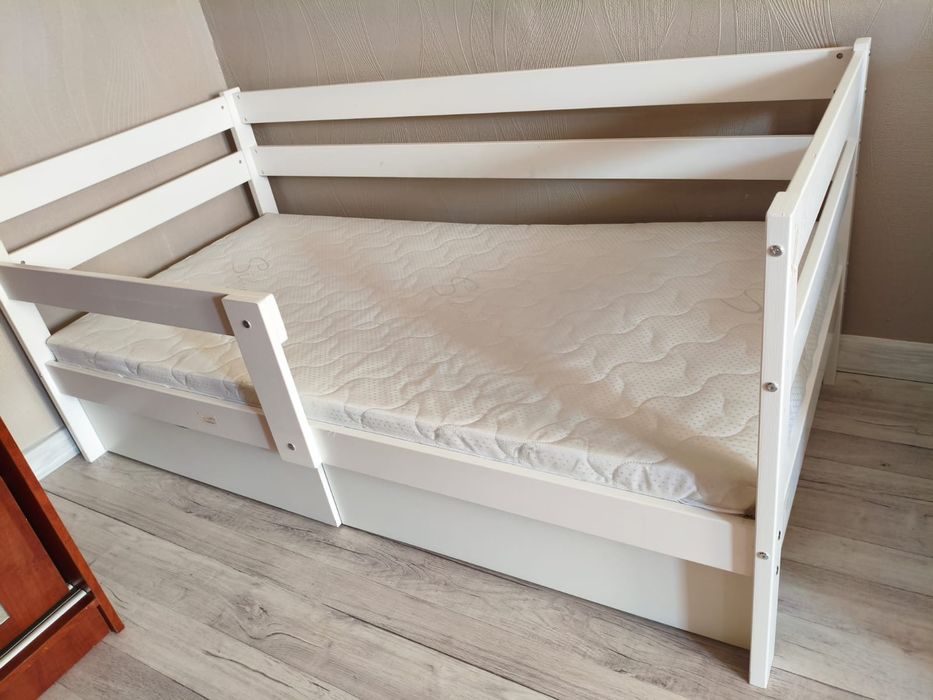 Детская-подросковая кровать