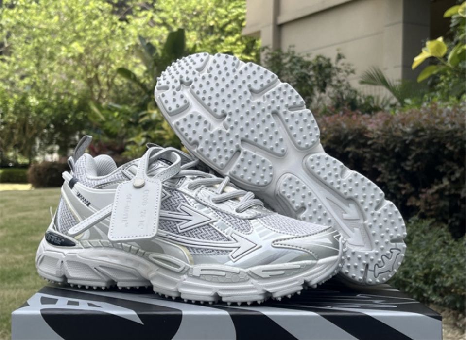 OFF-WHITE Be Right Back