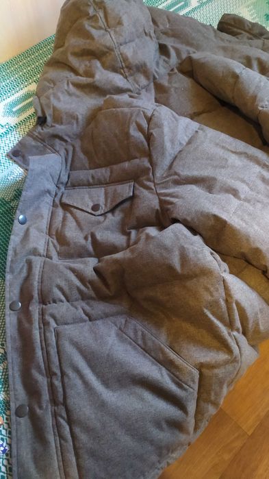 Продам куртку зимнюю большого размера с капюшоном