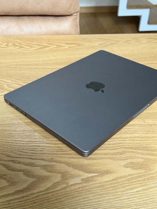 Laptop Apple Macbook Pro M1 Pro 14" Space Gray 16 GB Ram 500 GB SSD