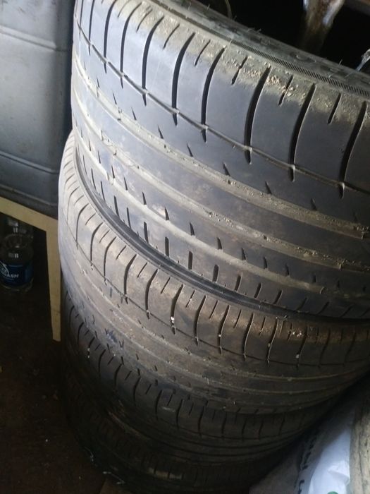4 Шины б/у 235/45 R17