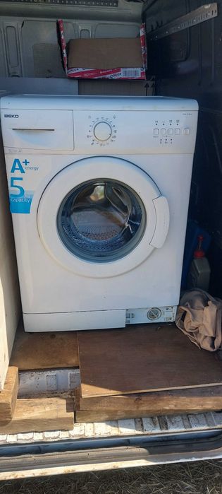 Se vinde masina de spalat  beko 5 kg perfect functionala