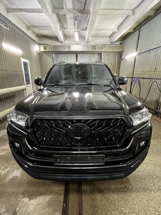 Решетка радиатор Land Cruiser 200