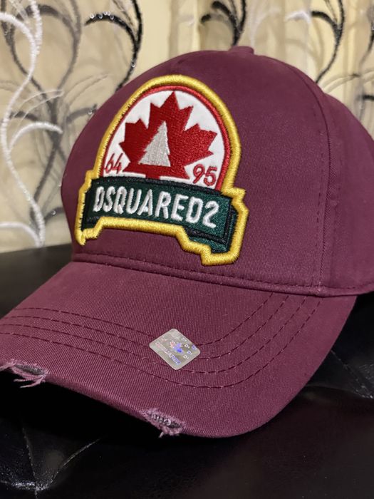 Нова шапка DSQUARED2