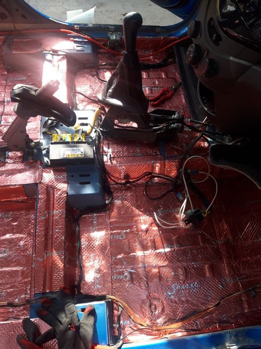 Шумоизоляция и все виды полировки автомобилей,реставрация фар