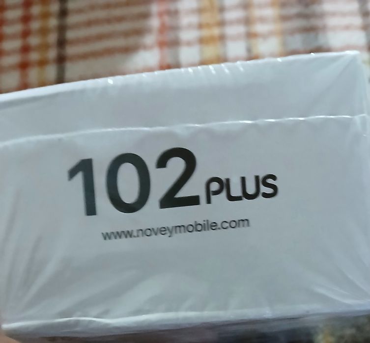 NOVEY 102 плюс телефони сотилади.янги.