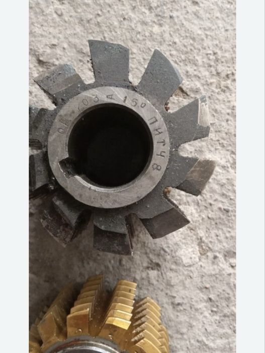 Продам фрезы по металу