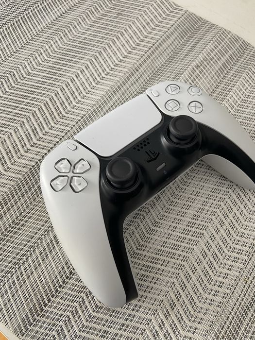 PS5 Disc Edition+ FIFA 20