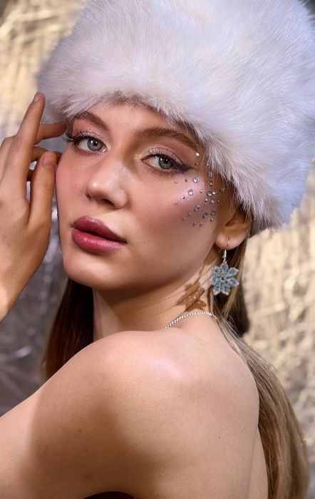 Макияж-прическа .Визажист с выездом на дом.