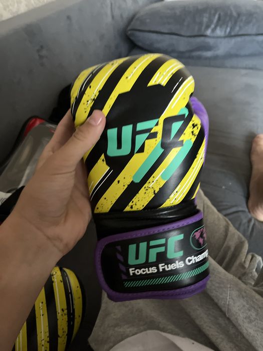 Боксеркая перчаткий